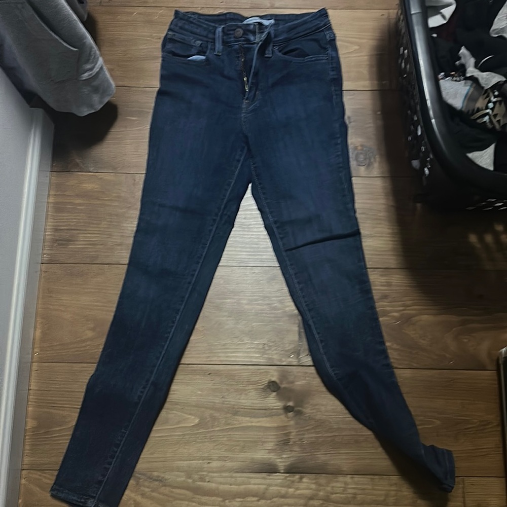 Women’s skinny Levi’s size 25 long
